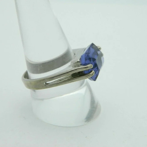 18 KGE Silver Tone Large Purple Glass Rhinestone - Picture 2 of 5